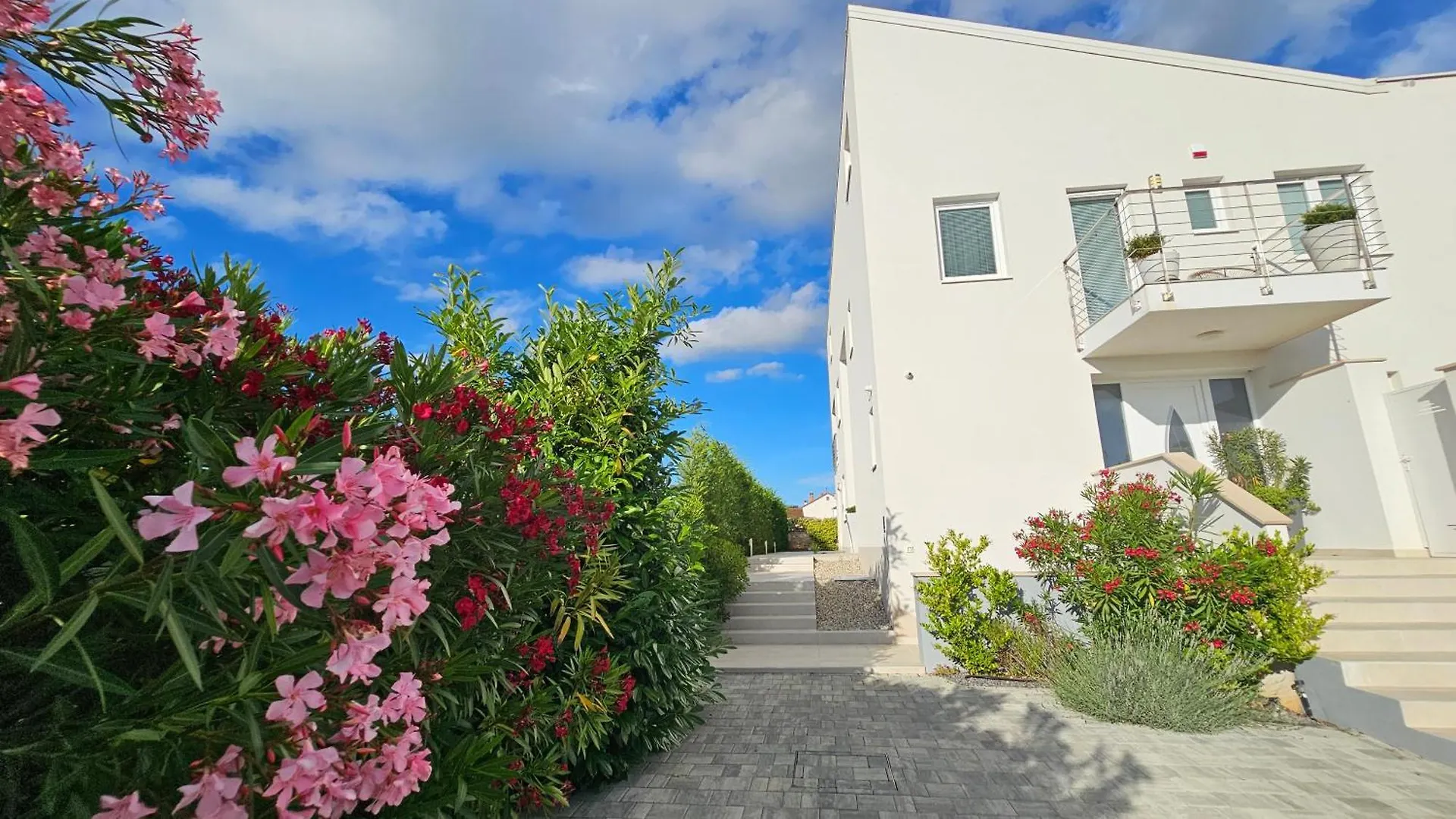 Apartments With Pool Casa Bianca Matohanci 0*,  Croatia