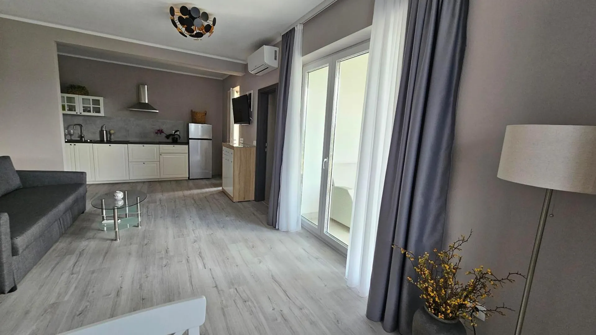 Apartments With Pool Casa Bianca Matohanci 0*,  Croatia