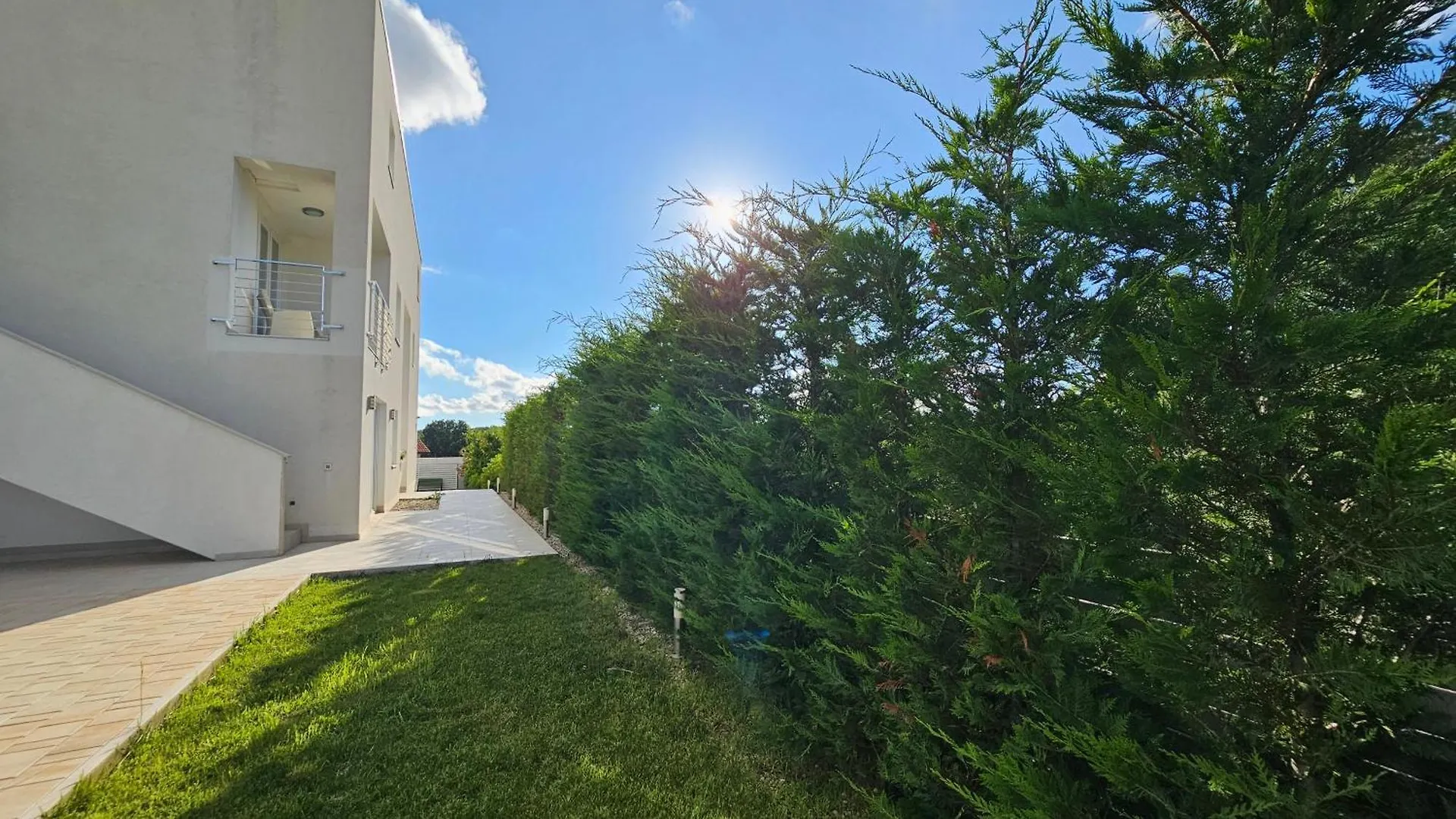 Apartments With Pool Casa Bianca Matohanci 0*,