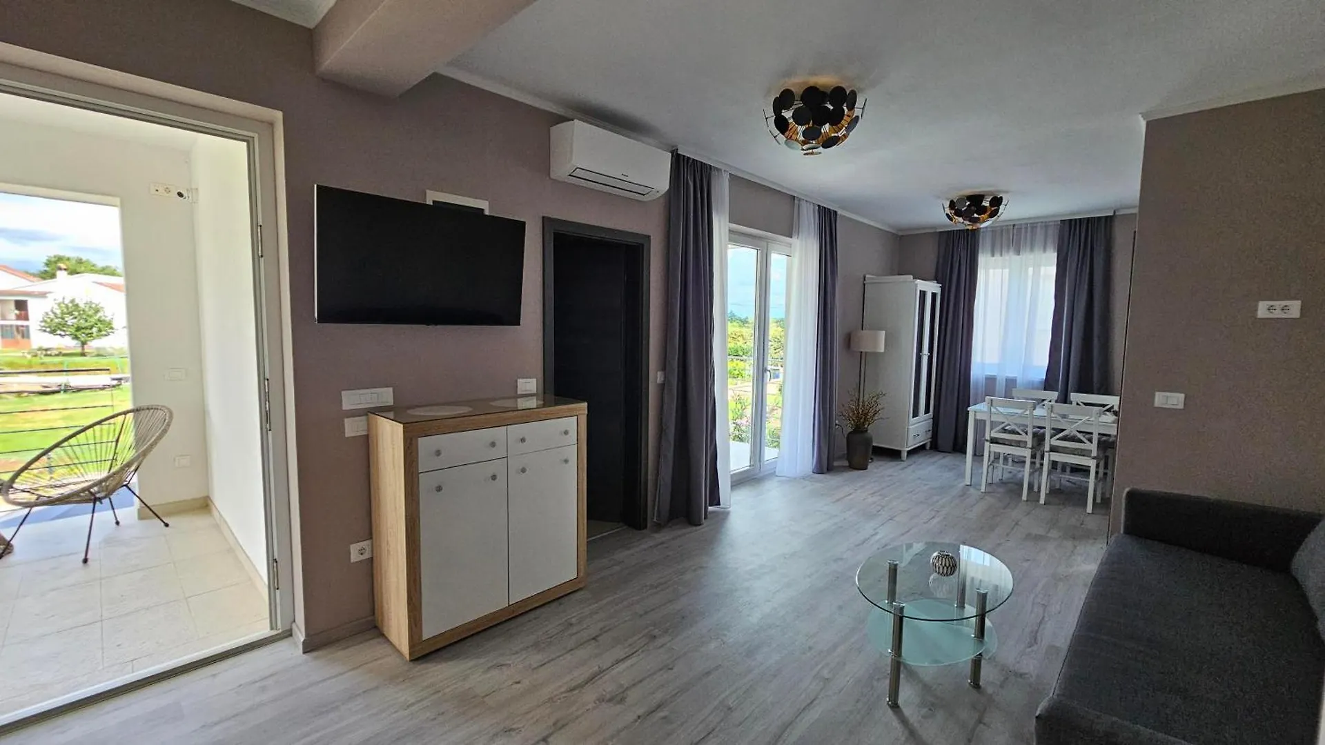 Apartments With Pool Casa Bianca Matohanci Croatia