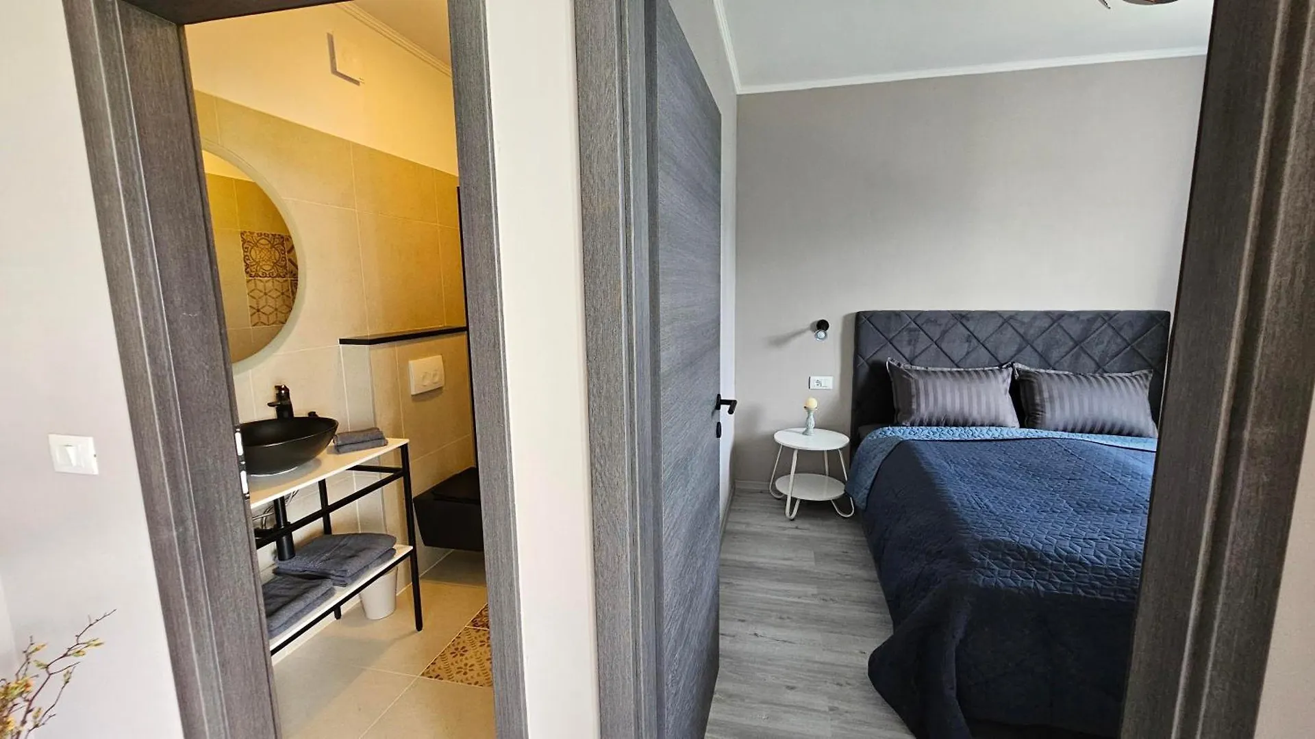 Apartments With Pool Casa Bianca Matohanci
